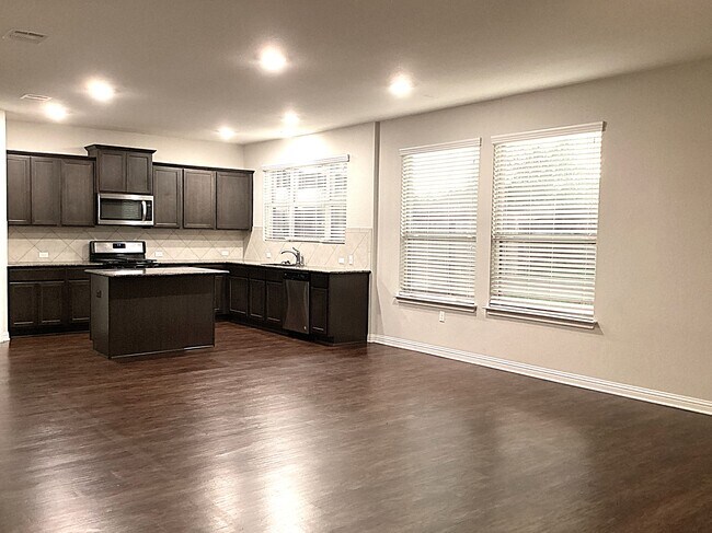 Building Photo - 5904 Gerard Dr