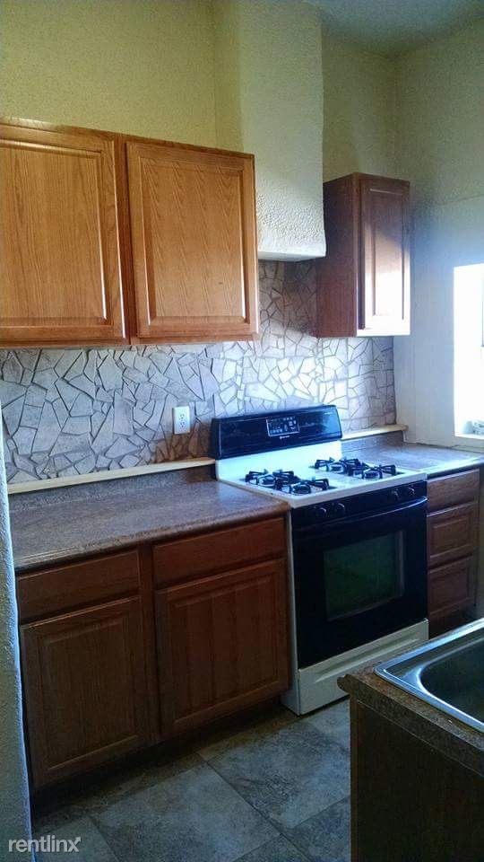 Foto del edificio - 900 E Bowman Ave