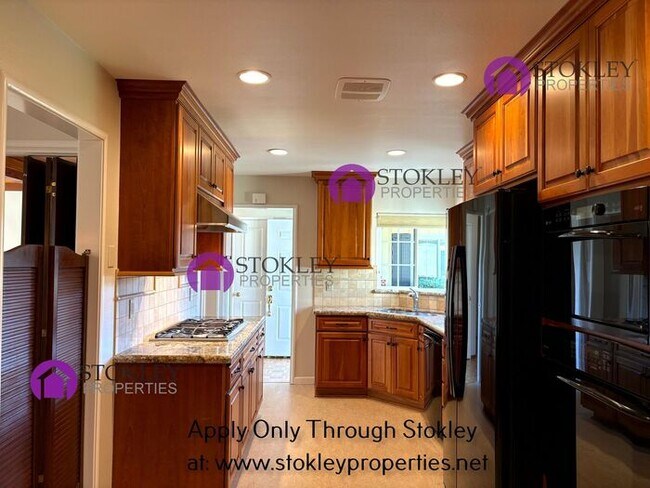 Foto del edificio - 1130 Laurel Dr