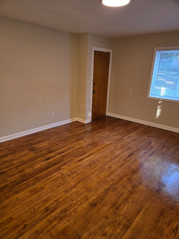 Foto del edificio - 8312 Roanoke Ave