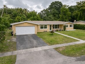 Building Photo - 890 NW 65th Ave