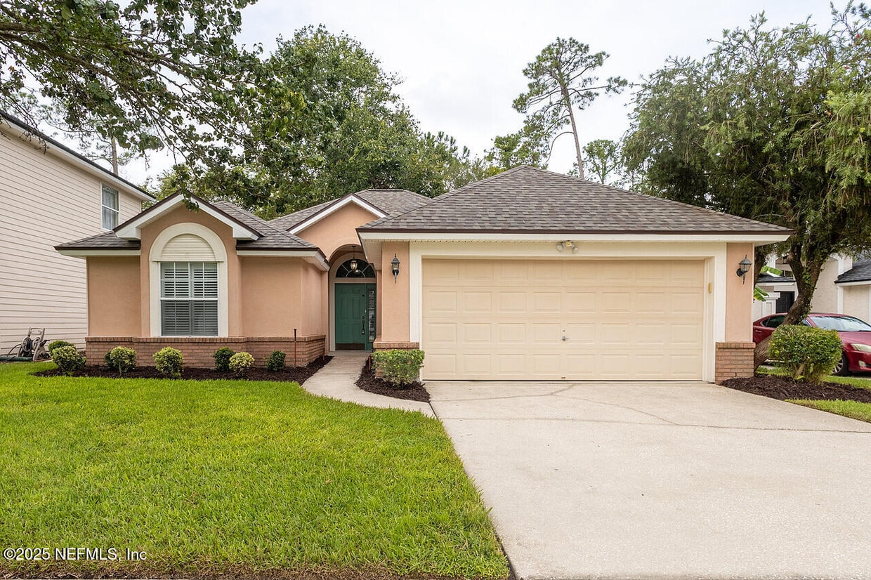 Foto principal - 1618 Highland View Ct