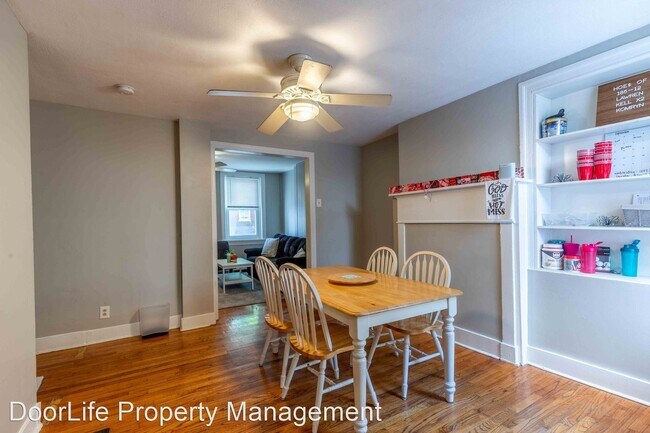 Building Photo - 4 br, 1 bath House - 203 W. Union Street