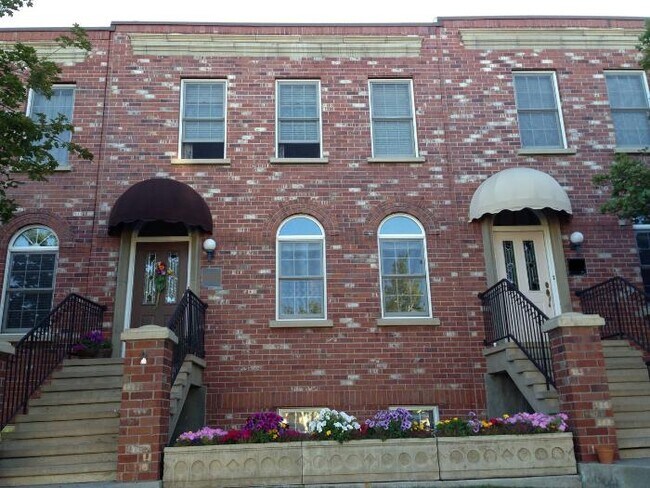 Building Photo - 5402 Sunset Dr