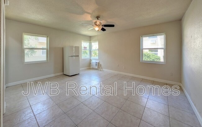Foto del edificio - 1628 2nd St N