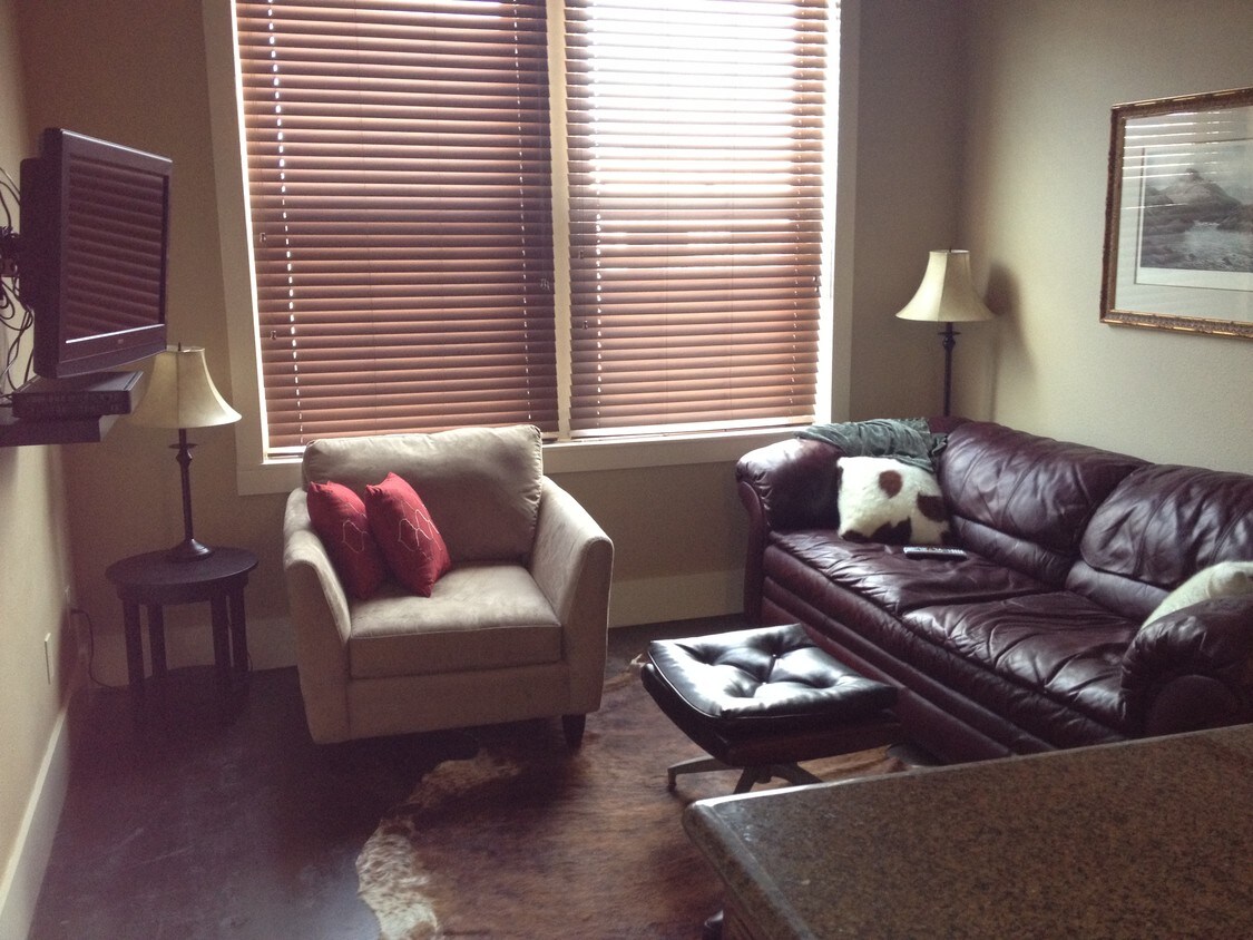 Building Photo - 2206 Avenue G