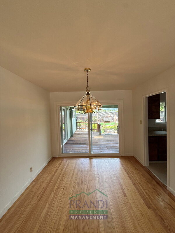 Building Photo - 312 Las Flores Ave