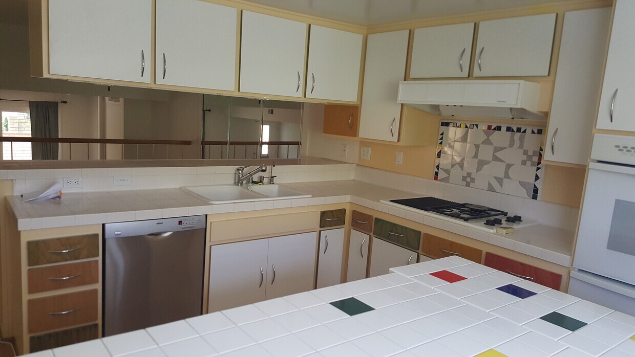 kitchen - 4800 La Villa Marina