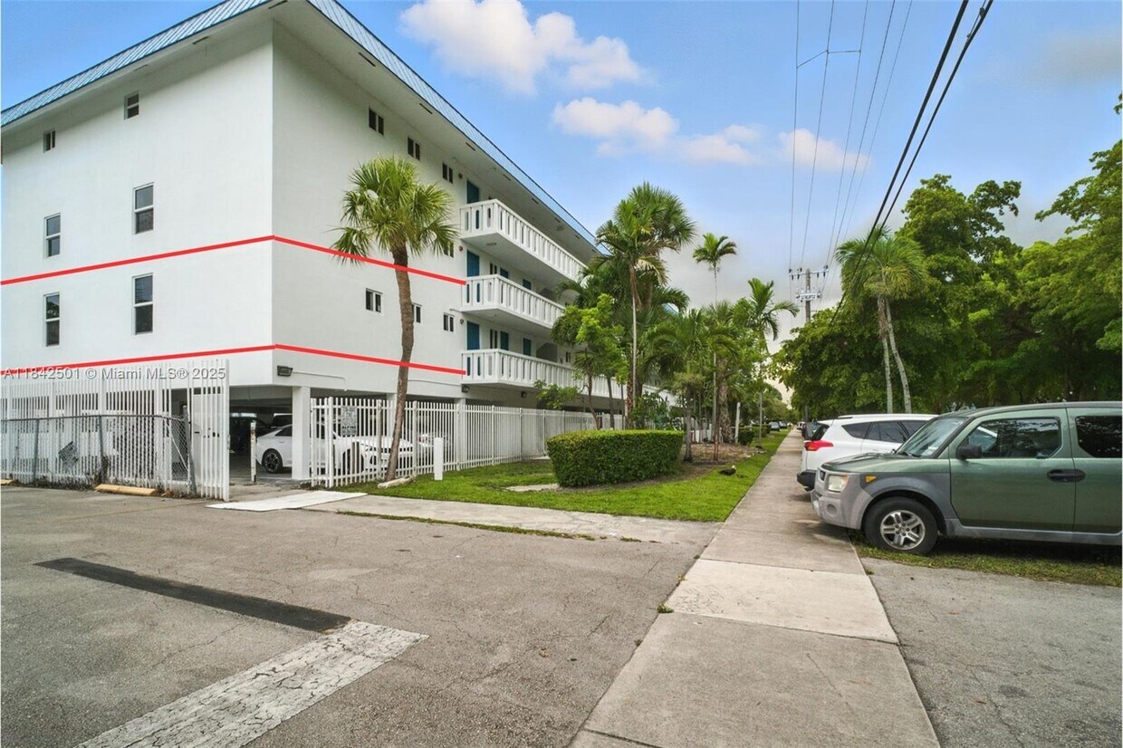 Foto principal - 1170 NE 191st St