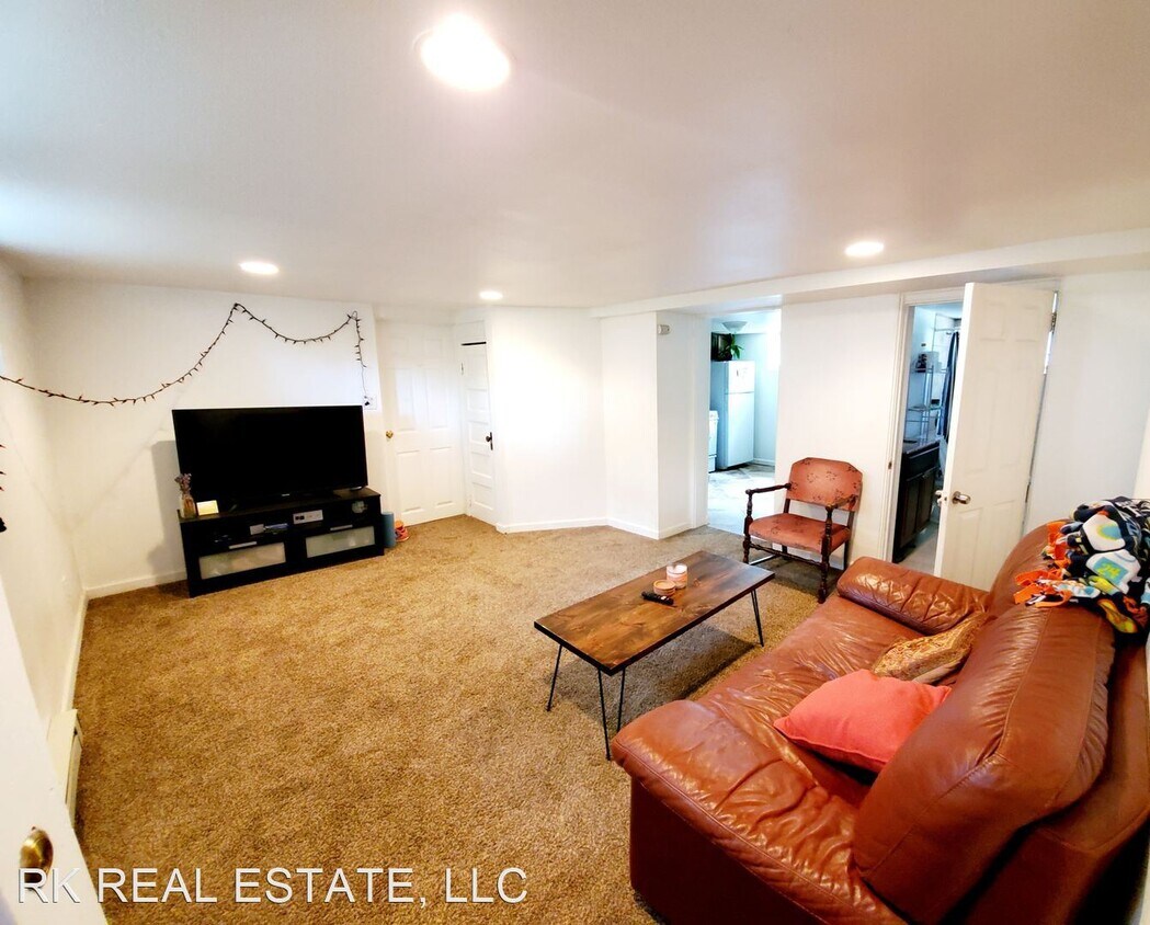 Primary Photo - 1200 W Myrtle St
