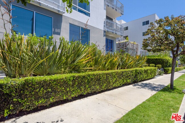 Building - 1700 Sawtelle Blvd