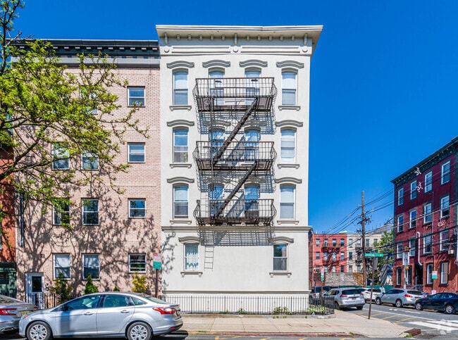 Building Photo - 132 Jefferson St