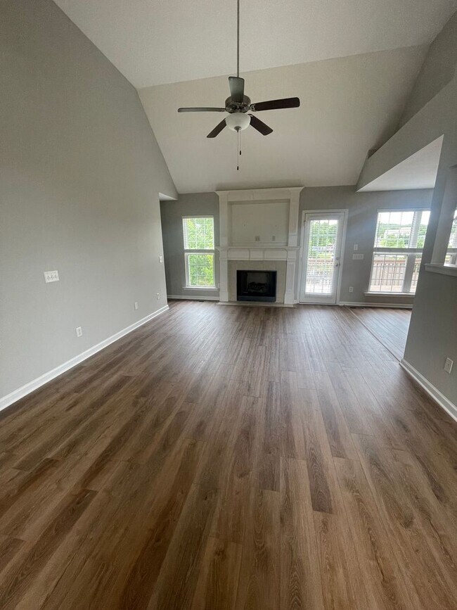 Building Photo - 3 Bedroom + 2 Bath Home for Lease In Soddy...