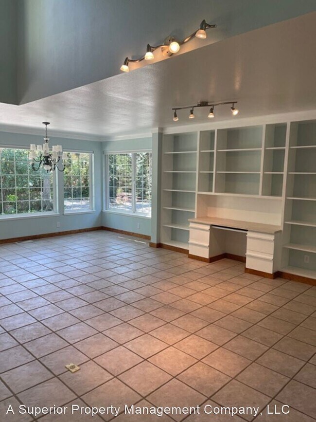 Foto del edificio - 3 br, 3 bath House - 19773 Clarion Ave