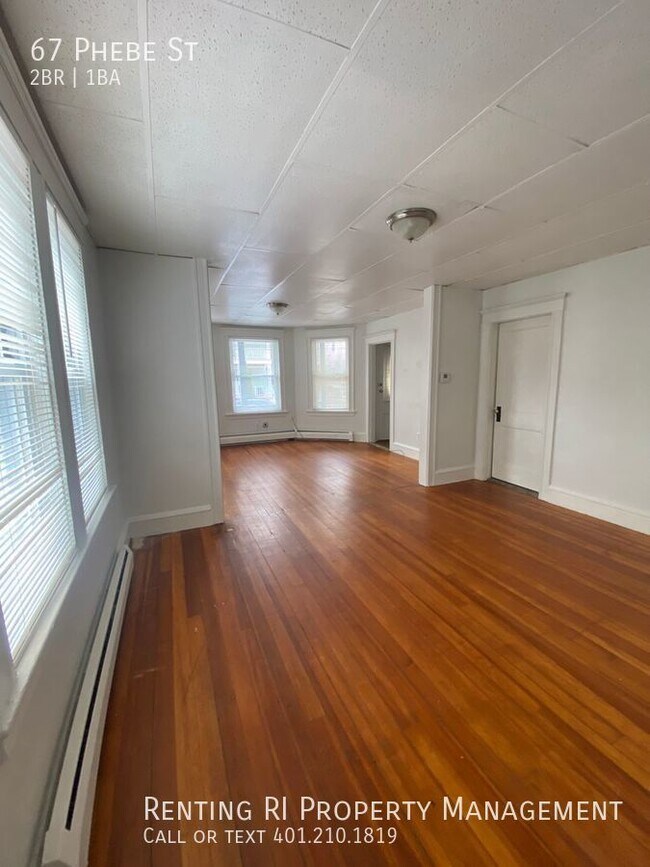 Building Photo - Spacious First Floor Apartment with 2 Bedr...