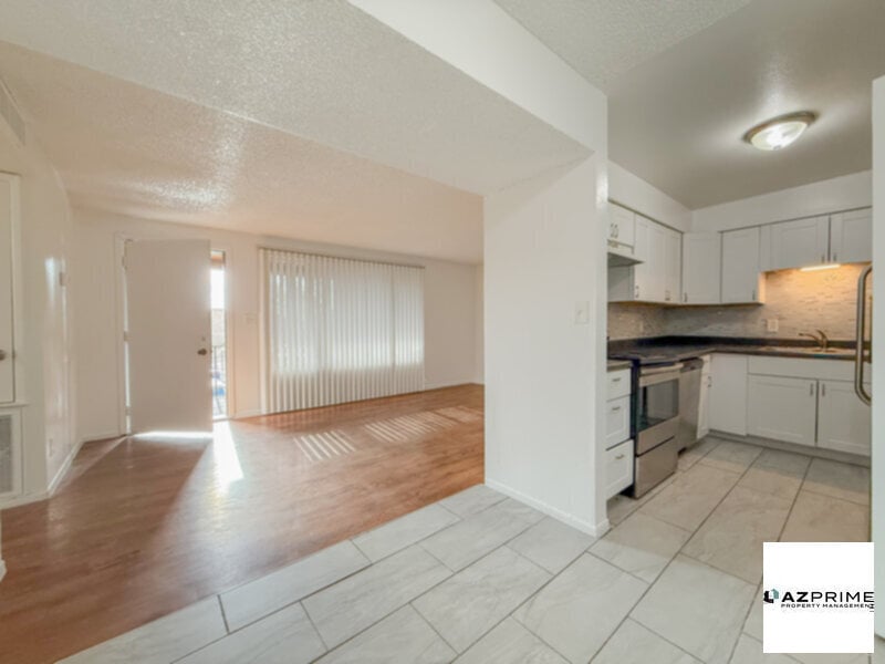 Modern 3/2 End Unit Condo in Central Phoenix! - Modern 3/2 End Unit Condo in Central Phoenix!