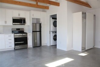 Building Photo - 6521 W 87th St