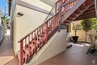 Building Photo - 410 1/2 Dahlia Ave