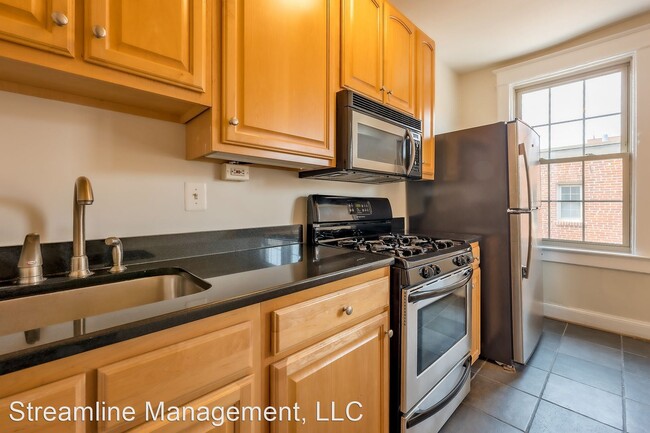 Building Photo - 1 br, 1 bath House - 3024 Wisconsin Avenue...
