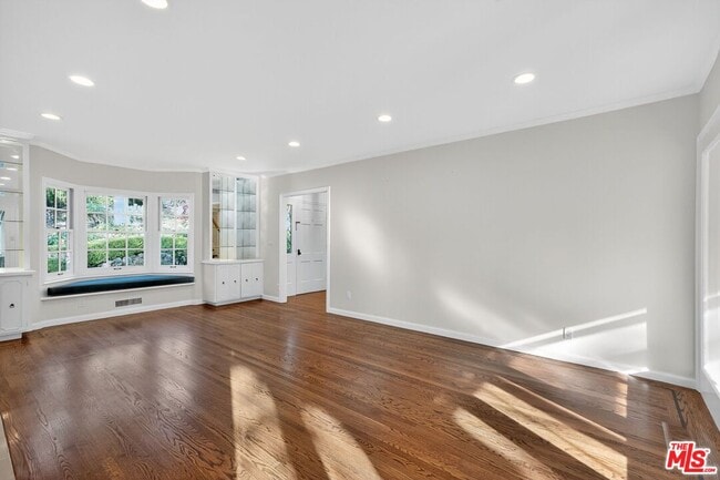 Foto del edificio - 15 N Ridgewood Rd