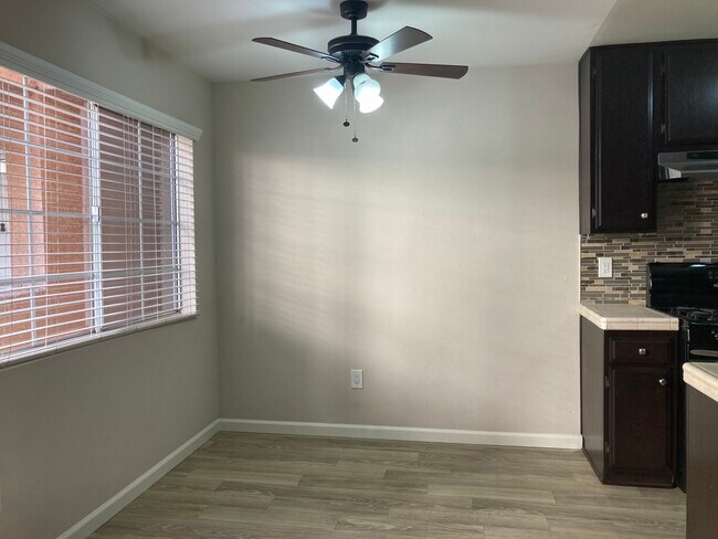 Foto del edificio - 475 E Orange Grove Ave