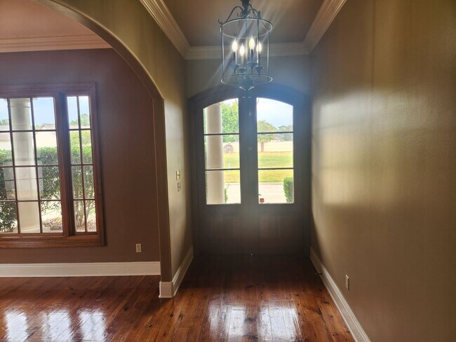 Foto del edificio - Beautiful 4 Bedroom Home with 3 Baths | 2,692 Sq Ft | $3,300/mo
