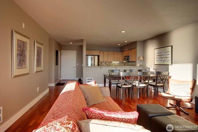 Foto del edificio - 2Bd/2Ba Kirkland Condo