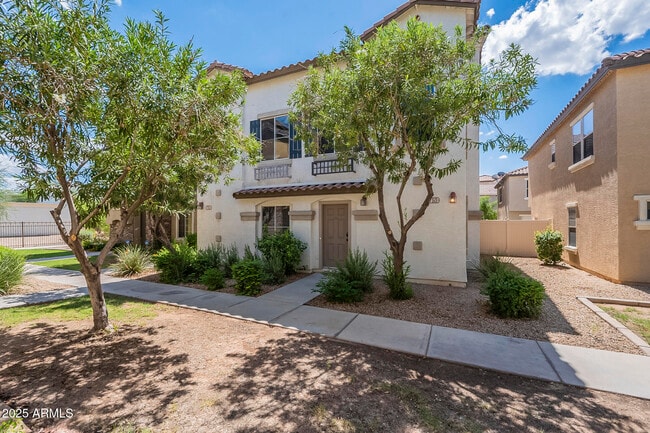 Building Photo - 753 N Port Dr