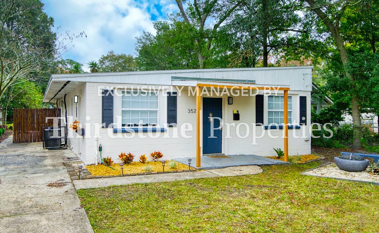 Primary Photo - 3529 College Pl, Jacksonville, FL 32205