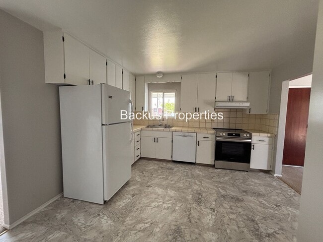 Foto del edificio - Three bedroom North Salinas Home on Linwoo...