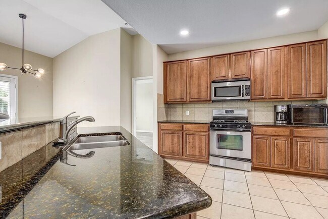 Building Photo - 4 bed Kensington Trail Subdivision