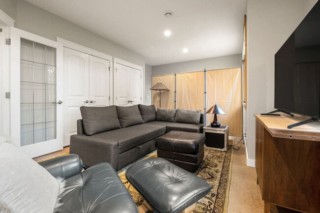 Building Photo - 208 Horizon View Glen