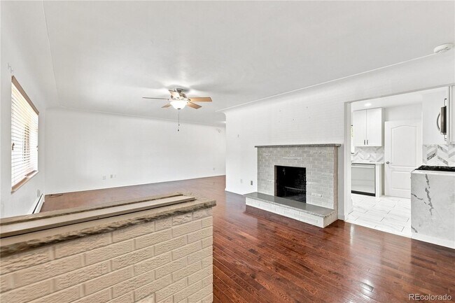 Foto del edificio - 1631 Xanthia St