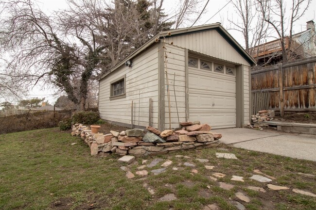 Building Photo - 575 I St