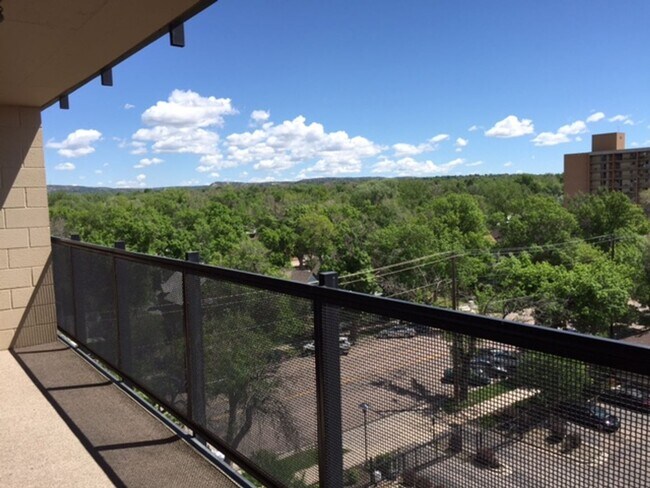 Foto del edificio - 1 Bedroom at Citywalk Downtown with Utilities Included!!