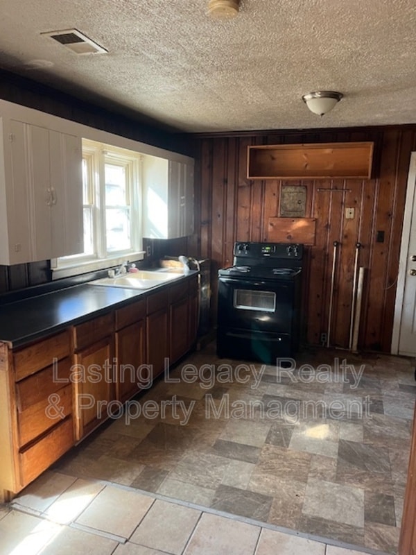 Building Photo - 225 Terrace Ave