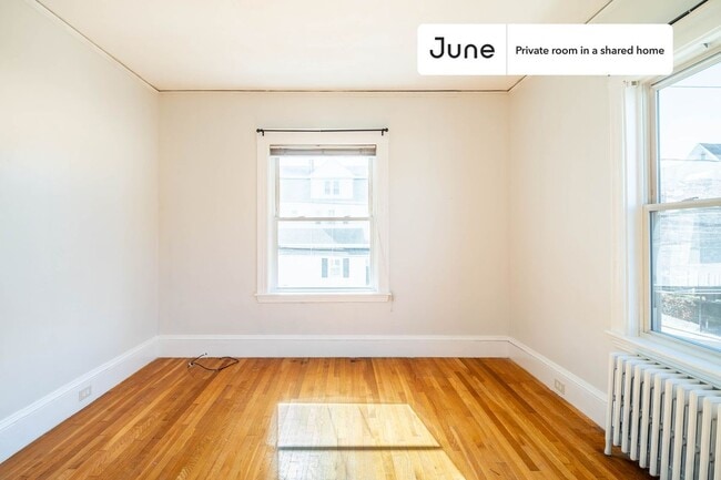 Foto del edificio - Room in Shared 7 bed/2 bath home