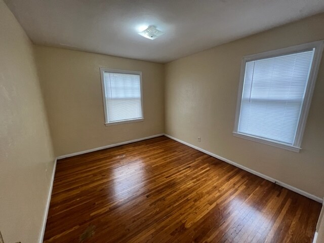 Building Photo - 815 W Gramercy Ave