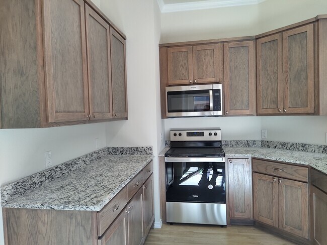 Building Photo - 416 Tredway Ct