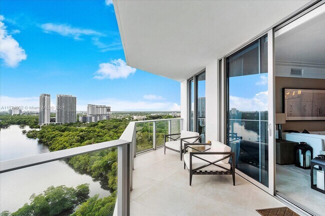 Foto del edificio - 17111 Biscayne Blvd