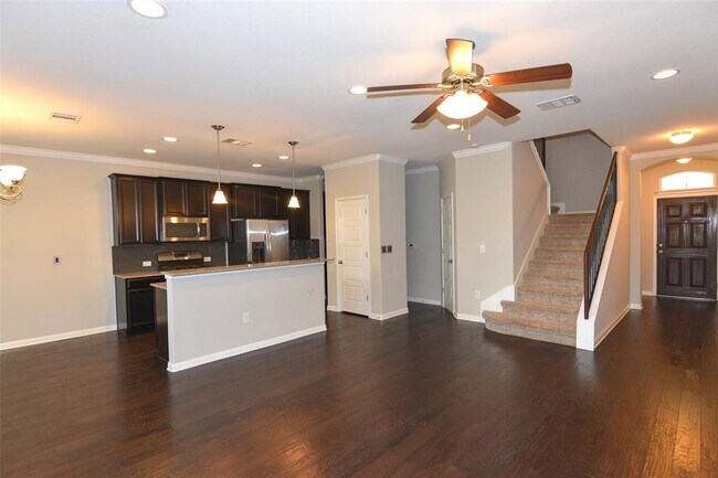 Building Photo - 13400 Briarwick Dr