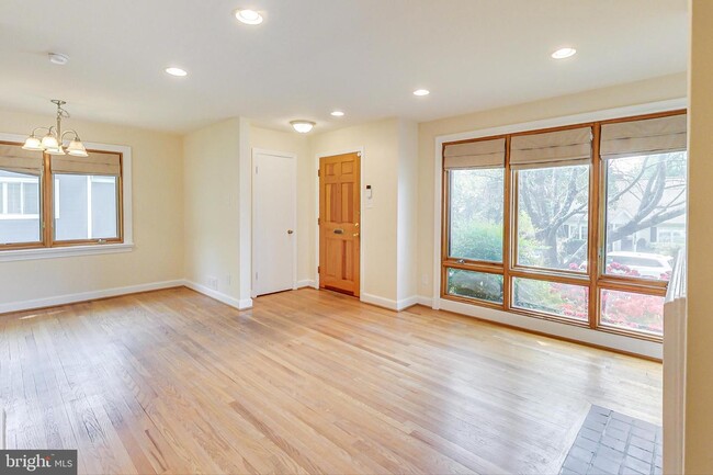 Foto del edificio - 4709 Edgefield Rd