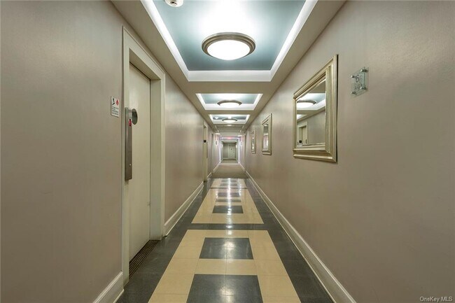 Foto del edificio - 1133 Midland Ave