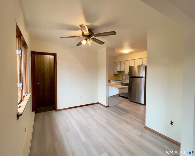 Building Photo - 2 Camden Rd