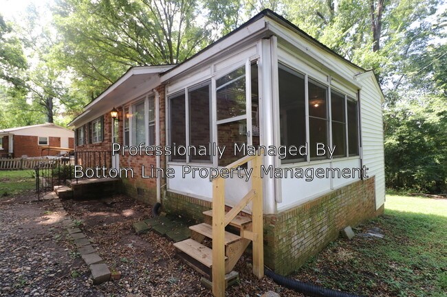 Building Photo - 1932 Choyce Cir