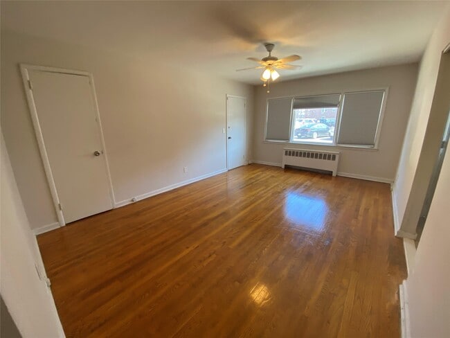 Foto del edificio - 725 E Broadway