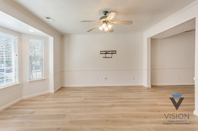 Building Photo - 144 N 1120 E