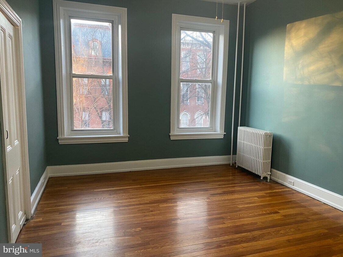 Primary Photo - 321 N 5th St