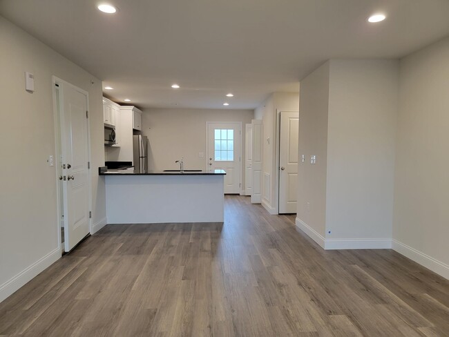 Building Photo - 186 Millard Dr