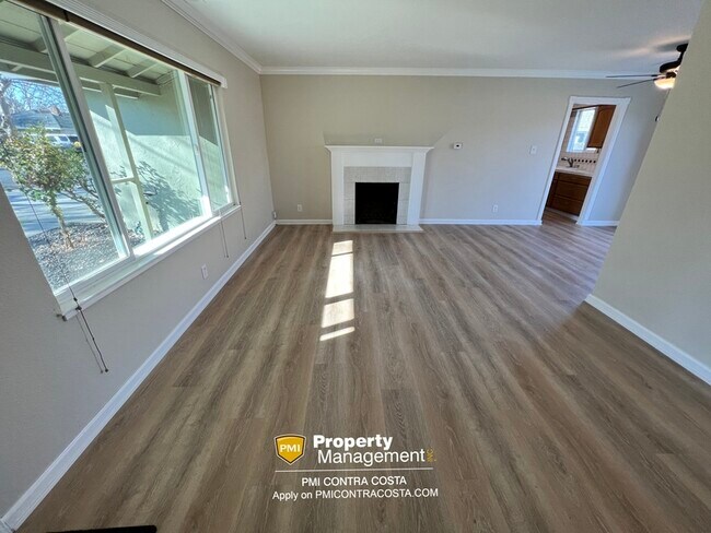 Foto del edificio - 130 Luella Dr